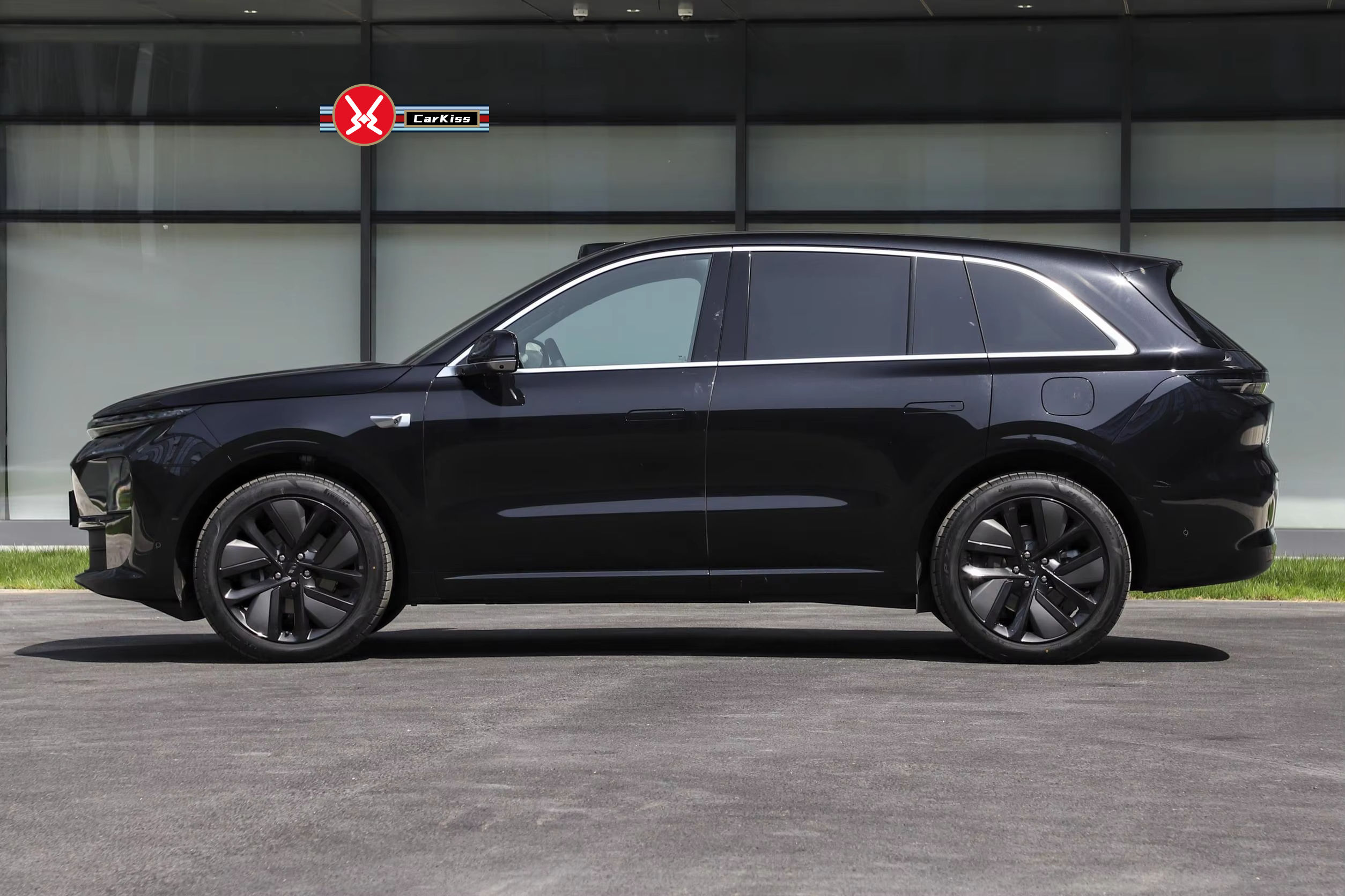 Deposit Lixiang L6 2025 Hybrid Large SUV New Energy Car 5 Seaters Luxury L6 PRO Max Four Wheel Drive